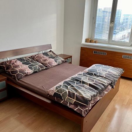 Victory Apartment Братислава Екстериор снимка